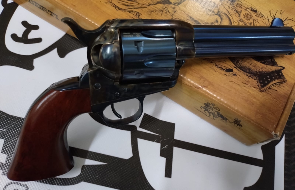 Revolver Uberti 1873 Cattleman 357 mag canon 4