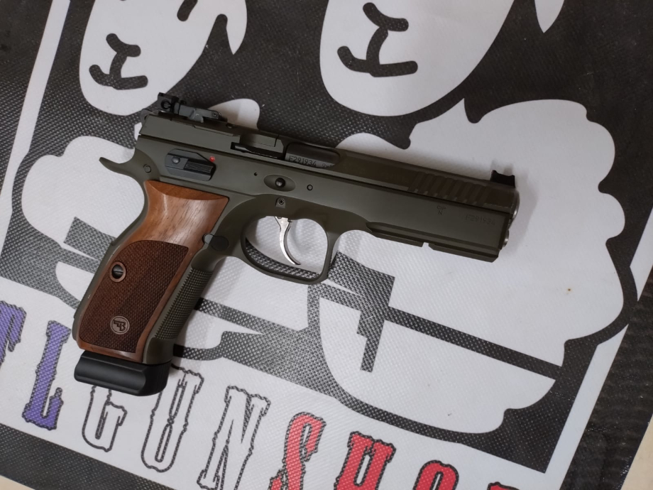 Pistolet CZ 75 SHADOW 2 OD GREEN OR Plaquettes Bois